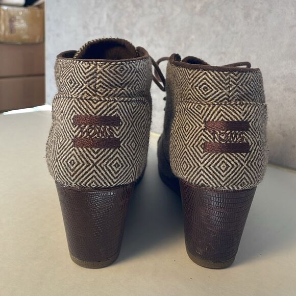 TOMS Desert Wedge Booties in Herringbone brown color lace up shoes women’s 8.5 - Picture 6 of 14